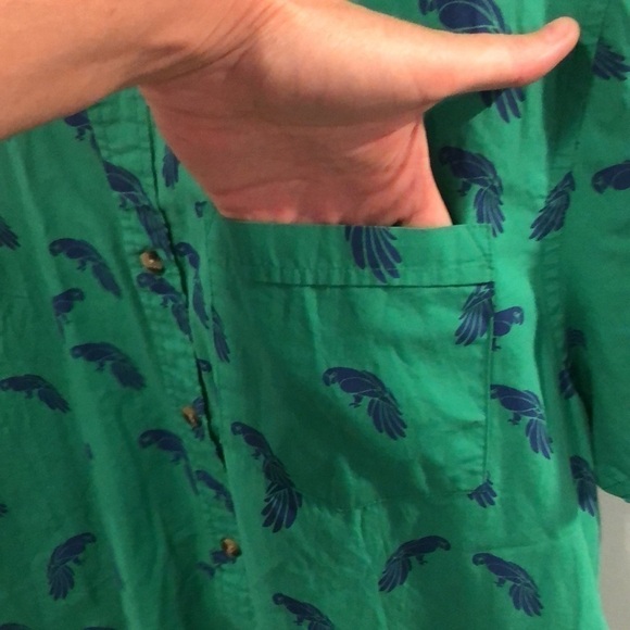 Plugg size large button down shirt green with parrot graphics - Picture 12 of 12